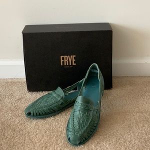 NWT Frye leather loafer